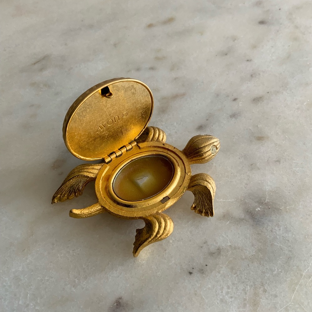 Turtle Perfume Compact - Picture 4 of 7